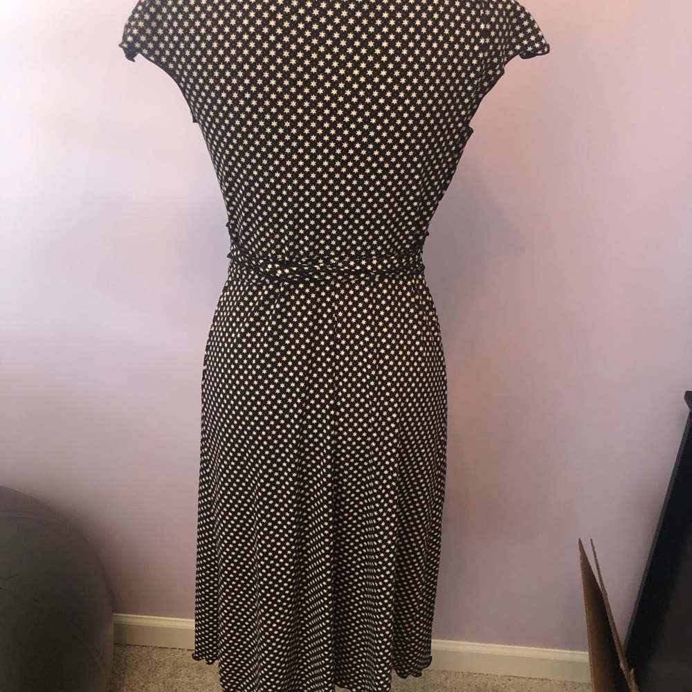Max Studio ladies medium dress runs small. Tag is faded. Stretchy - Picture 6 of 11